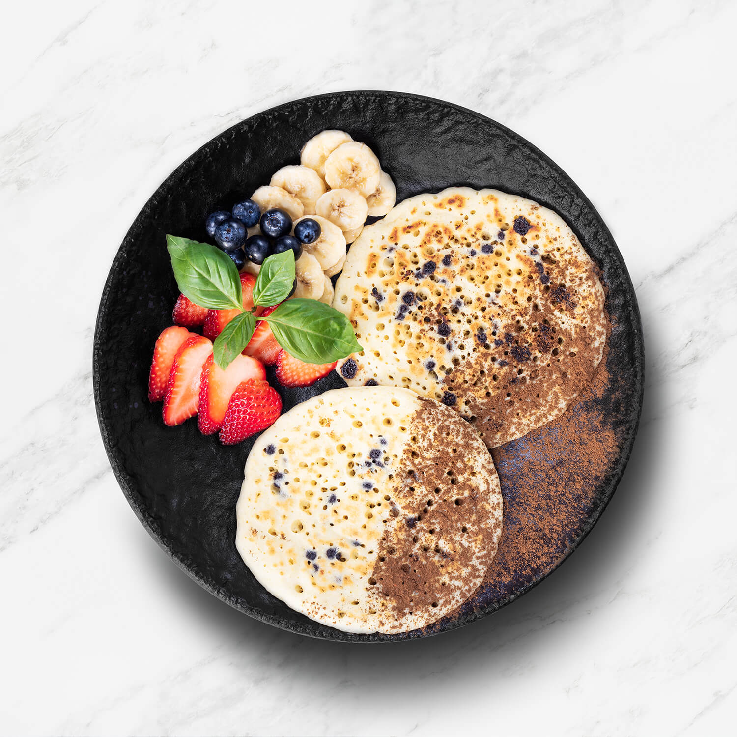 Low Carb Protein Chocolate Pancakes with Fresh Fruits